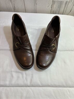 Clarks Brown Leather Low Heel Slip-On Shoes Women’s Sz 9 M